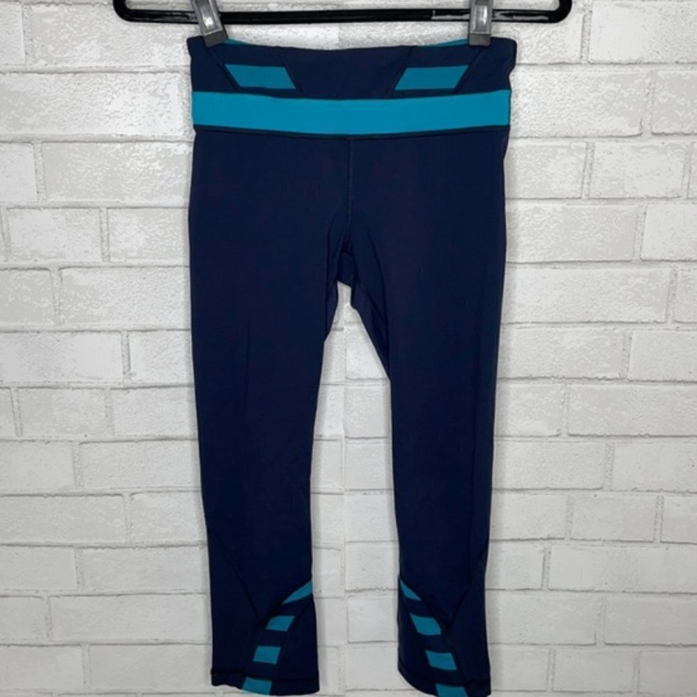 Lululemon Navy Inspire Crop II 22" - Picture 6 of 15